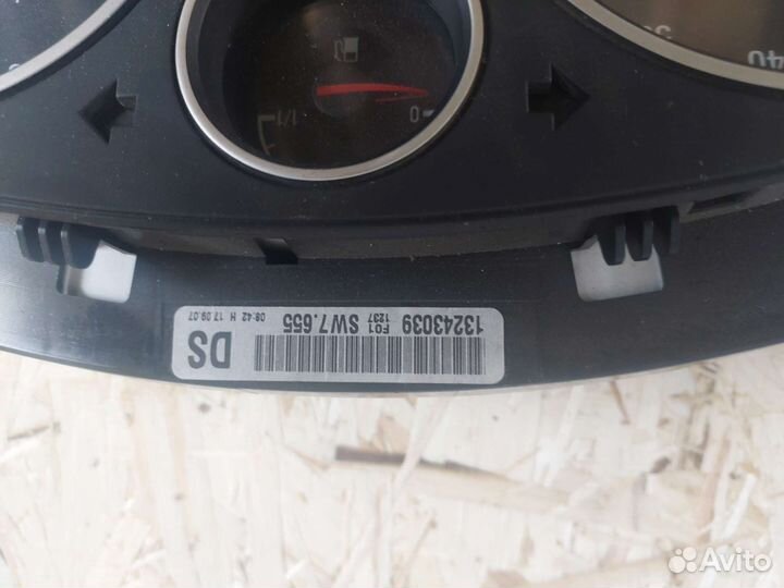 Щиток приборов opel Astra H АКПП