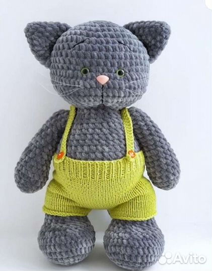 Пледы и игрушки ручной работы и др