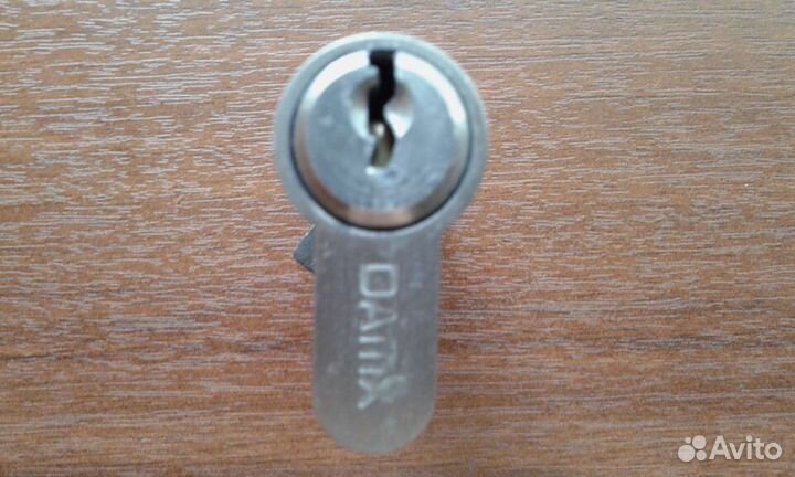 Цилиндровый механизм (личинка)