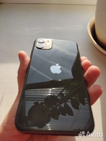Телефон iPhone 11