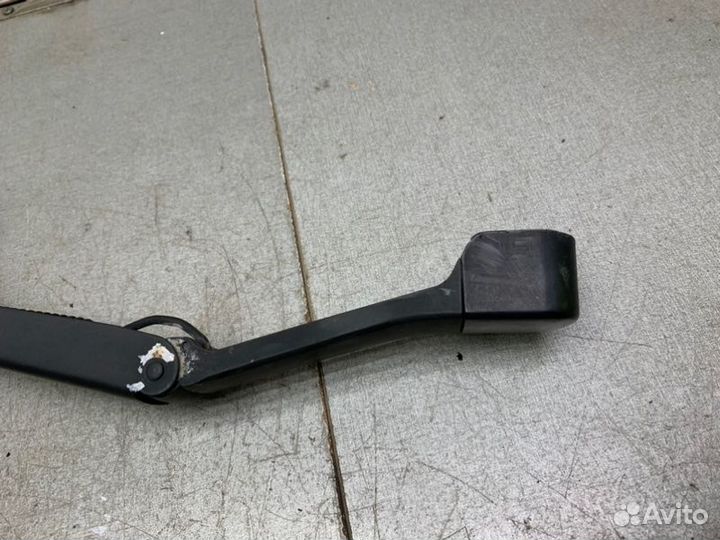 Поводок дворника правый Hyundai Matrix 1