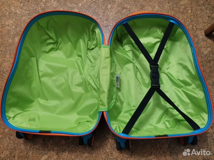 Чемодан на колесах детский