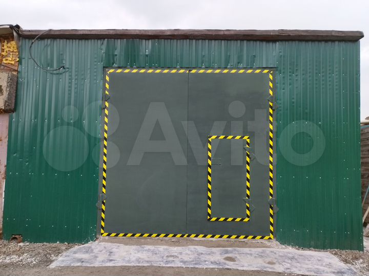 Гараж, > 30 м²