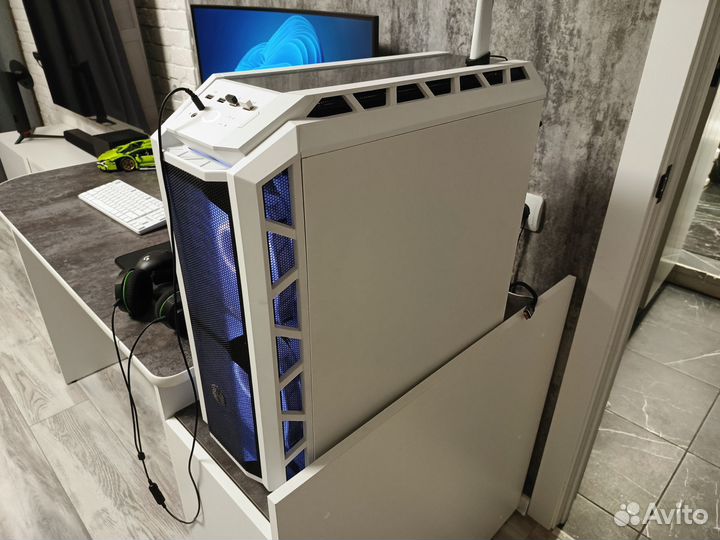 Компьютерный стол