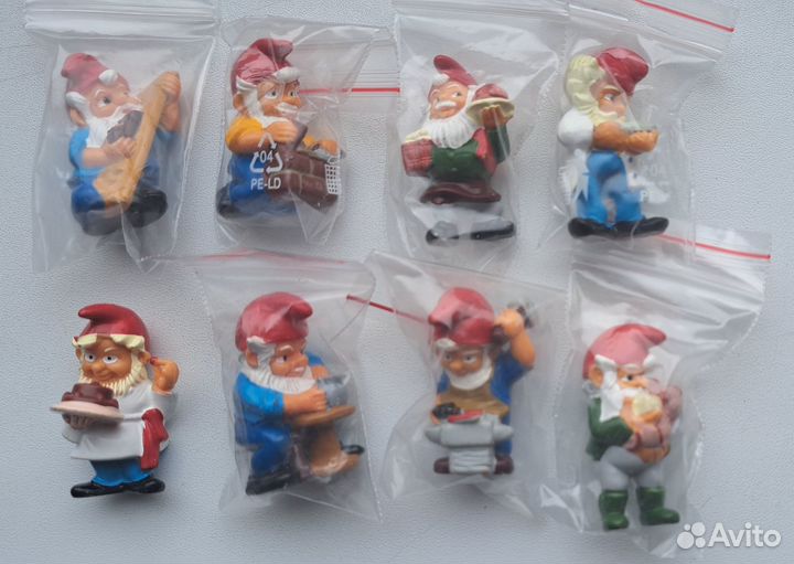 Киндер-сюрприз фигурки Гномы