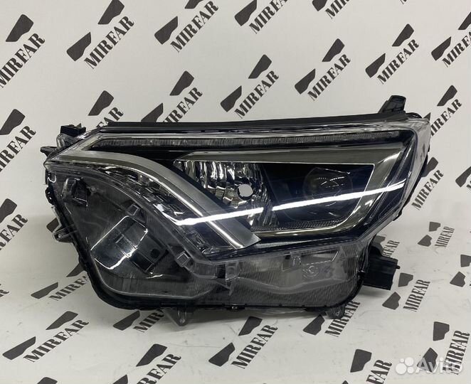 Фара левая Toyota RAV4 CA40 2015-2019 Рестайлинг L