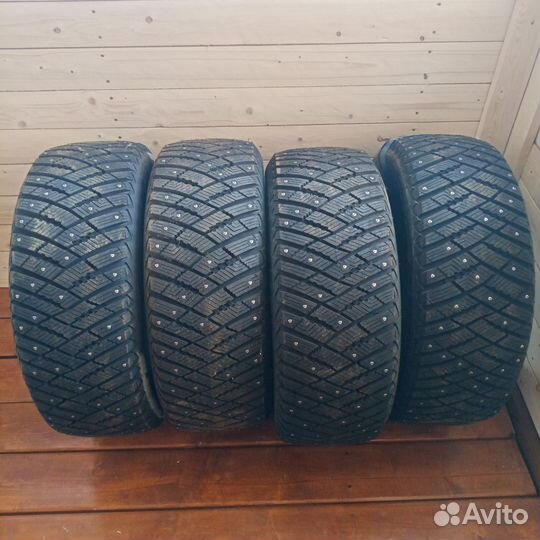 Goodyear UltraGrip Ice 235/55 R17 103T