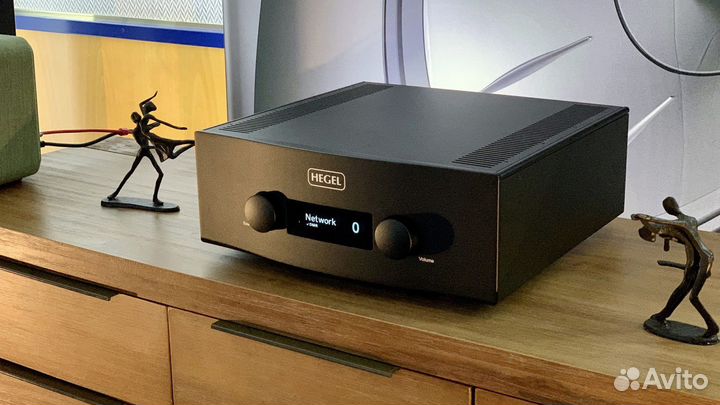 Усилитель Hegel 590