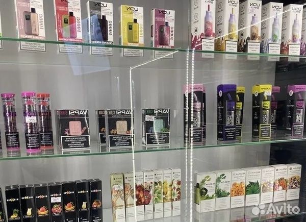Табачный магазин рядом со станцией метро