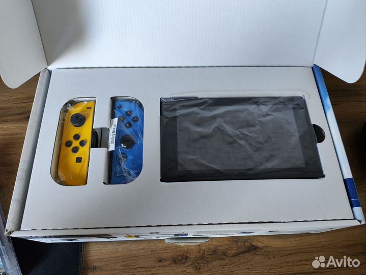 Nintendo switch Fortnite edition (продано)