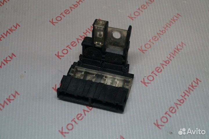 Nissan 24380-79916 Блок предохранителей