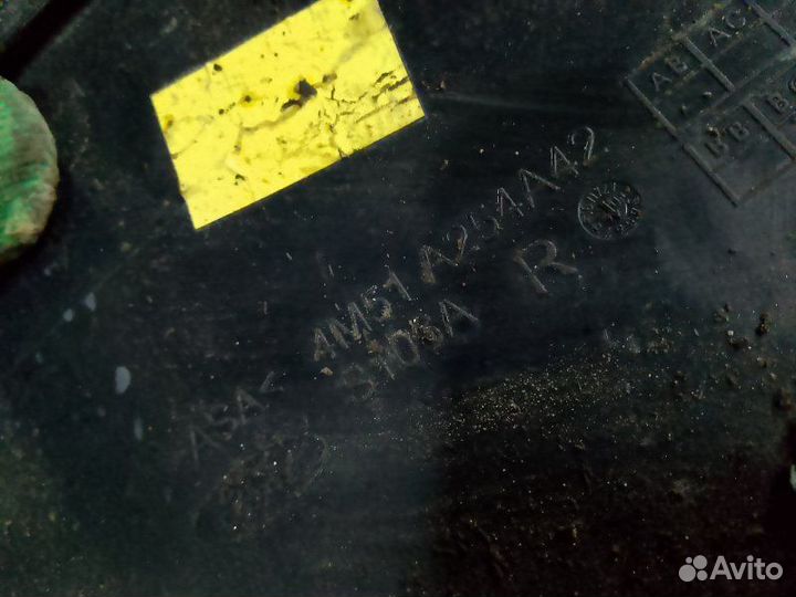 Накладка в салоне задняя правая Ford Focus 2 2