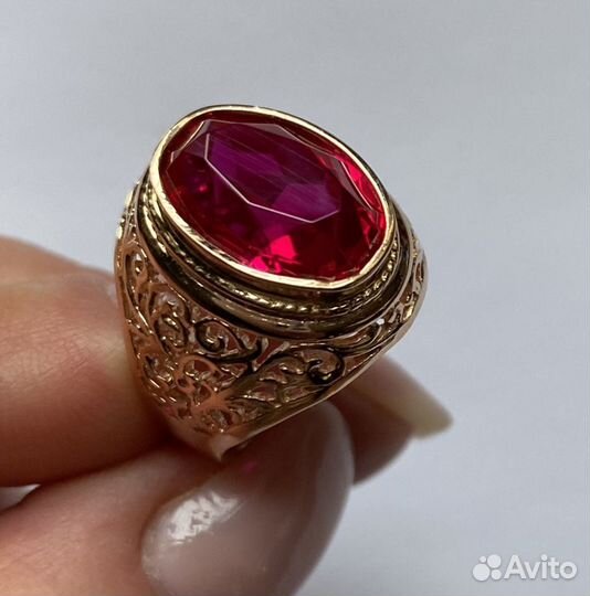 Золотое советское кольцо 583 с корундом рубина