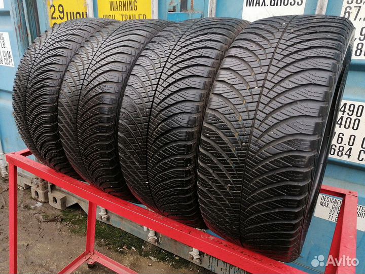 Goodyear Vector 4Seasons Gen-2 225/50 R17