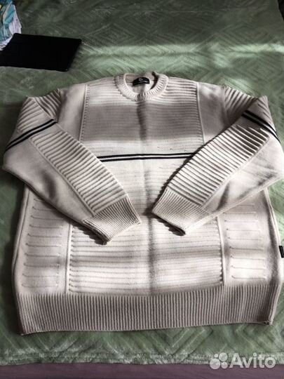 Свитер