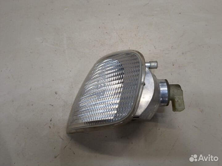 Поворот Volkswagen Polo, 2000