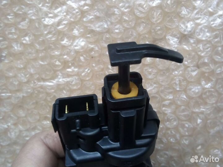 Рено Меган 3- Эл.замок лючка