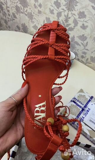 Босоножки Zara