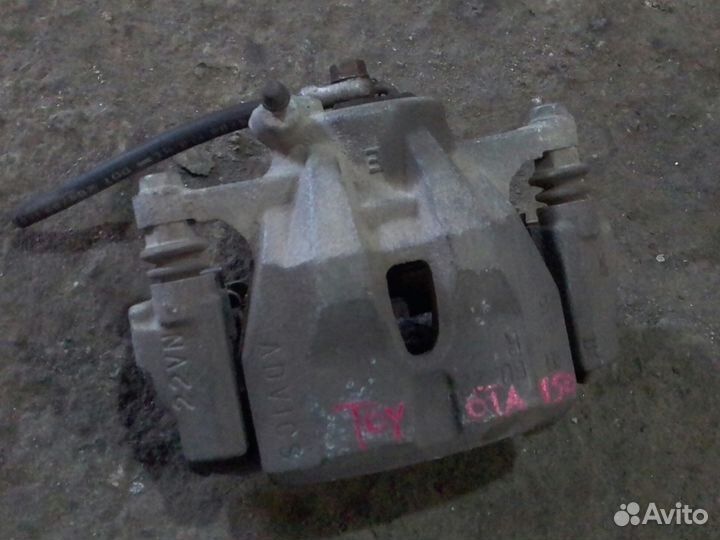 Toyota Corolla E150 суппорт передний правый