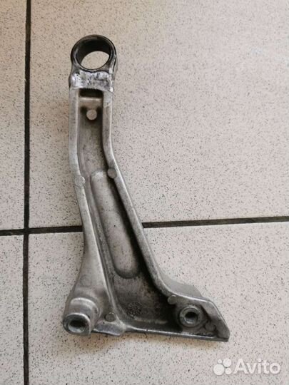 Кронштейн задней подножки Honda cbr929rr