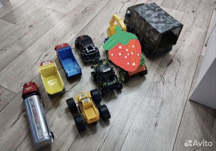 Игрушки (машинки) #1