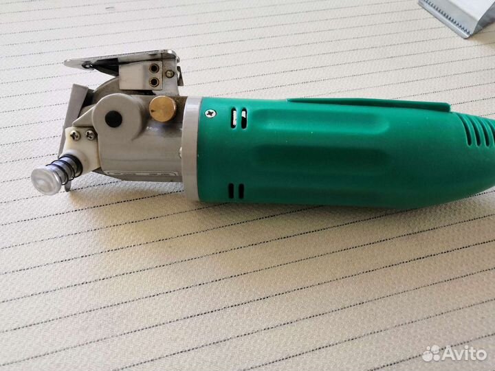 Дисковый нож для раскроя ткани настилом