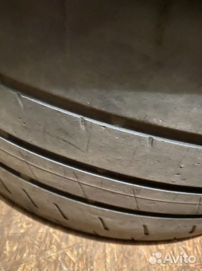 Bridgestone Potenza S001 245/40 R20 и 275/35 R20