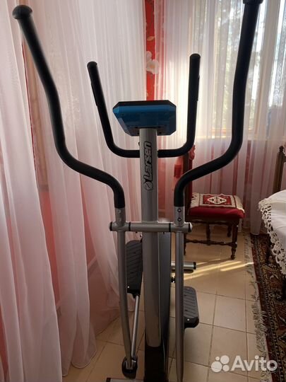 Эллиптический тренажер