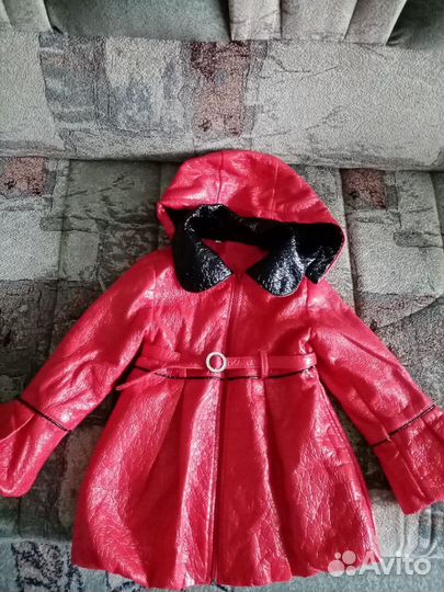 Продам плащ на девочку