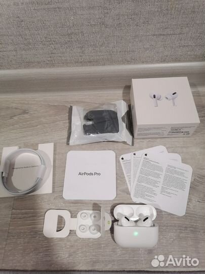 Беспроводные наушники apple airpods