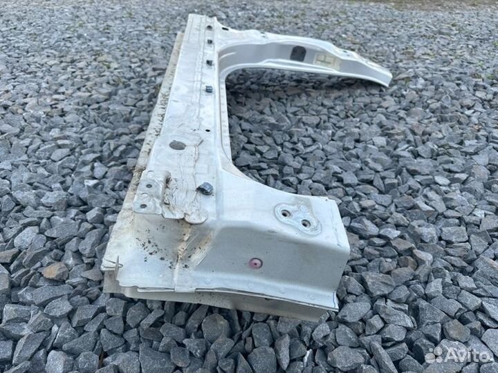 Порог со стойкой правый Ford Focus 3 2.0L duratec