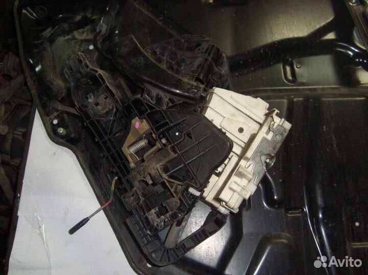 Замок двери задней правой W251 M113 A2517300435