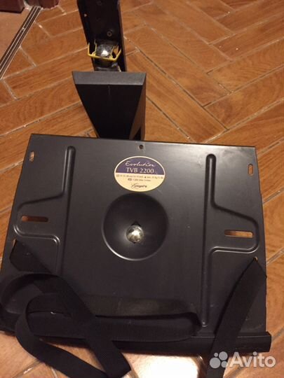 Кронштейн под маленький телевизор