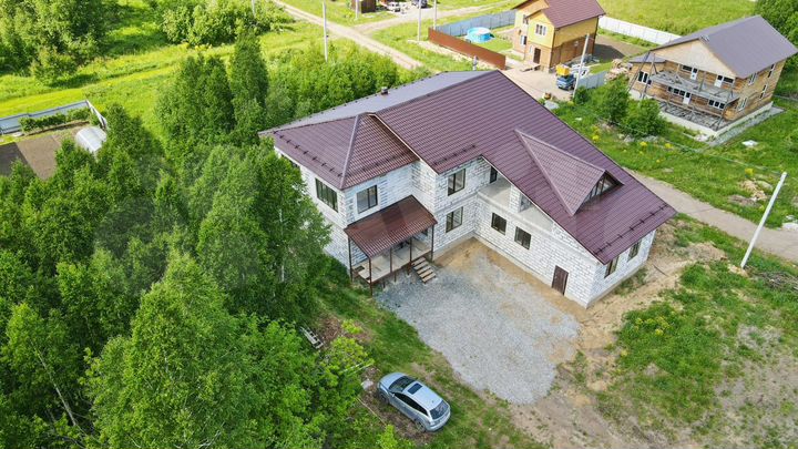 Коттедж 328 м² на участке 16 сот.