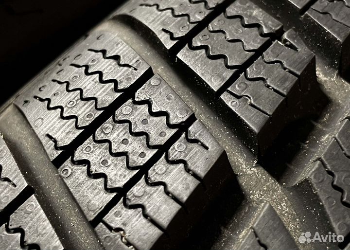 Goodyear UltraGrip Performance Gen-1 235/50 R19