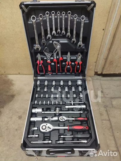 Набор ключей и головок 187 SATA