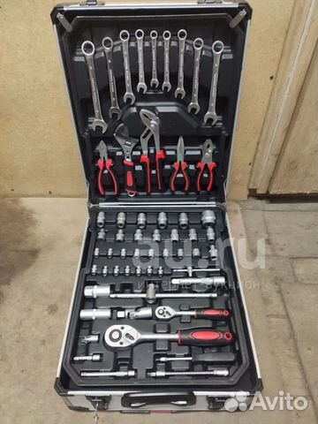 Набор ключей и головок 187 SATA