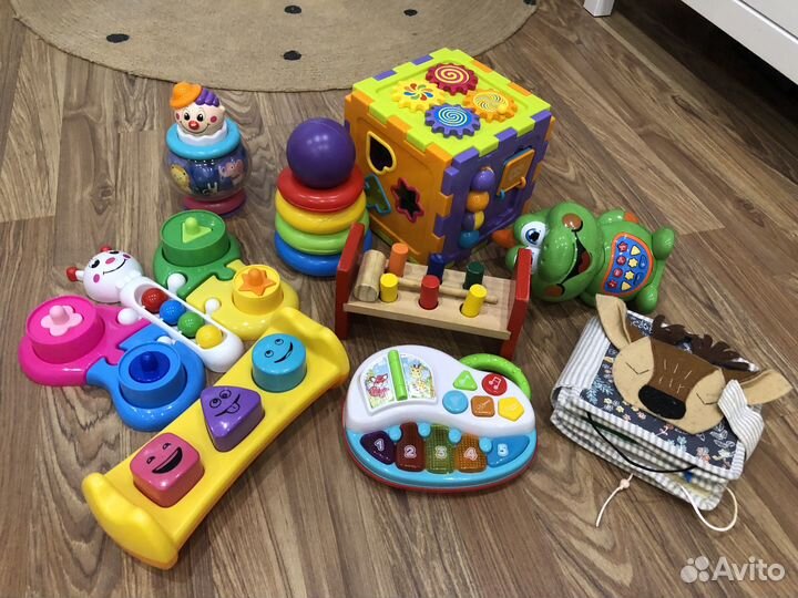 Развивающие игрушки пакетом
