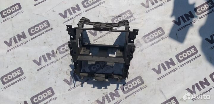 Рамка магнитолы Volkswagen Golf 5