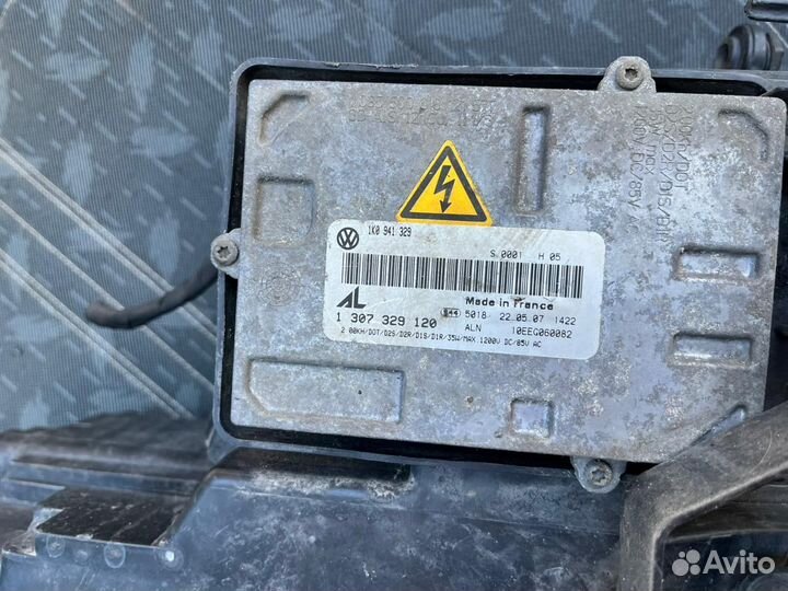 Фары главного света Фольксваген Тауран