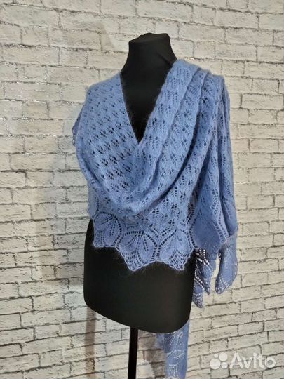Шаль вязаная ручной работы