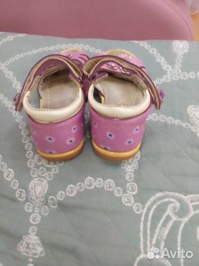 Босоножки для девочки 28