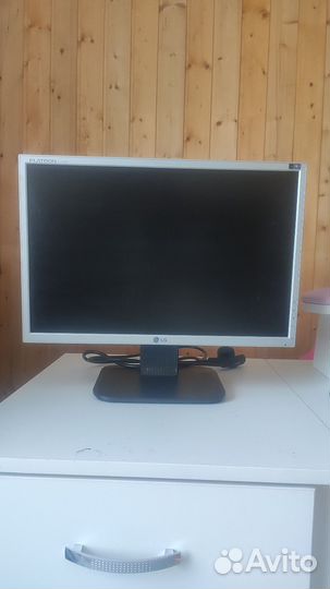Монитор LG 19