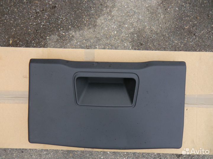 Обшивка крышки багажника Лада X-Ray