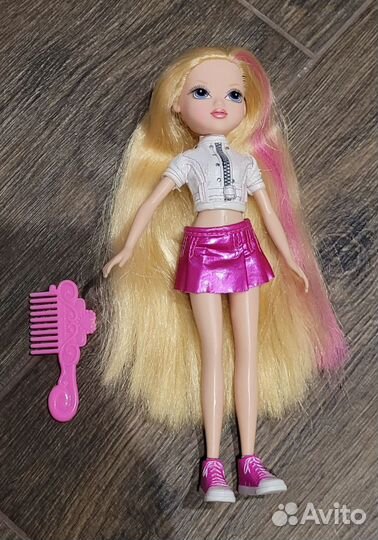 Кукла Барби, Братц, Мокси