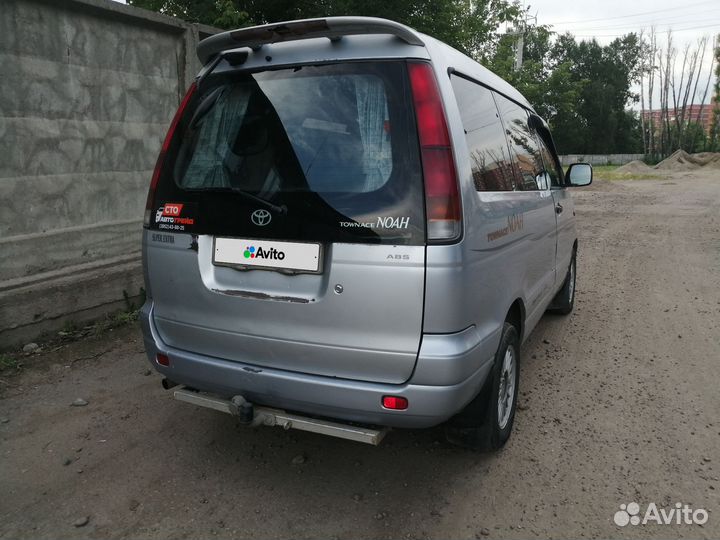 Toyota Town Ace Noah 2.2 AT, 1997, битый, 260 000 км