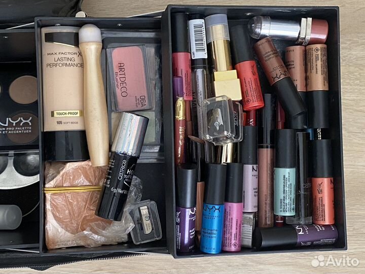 Чемодан визажиста