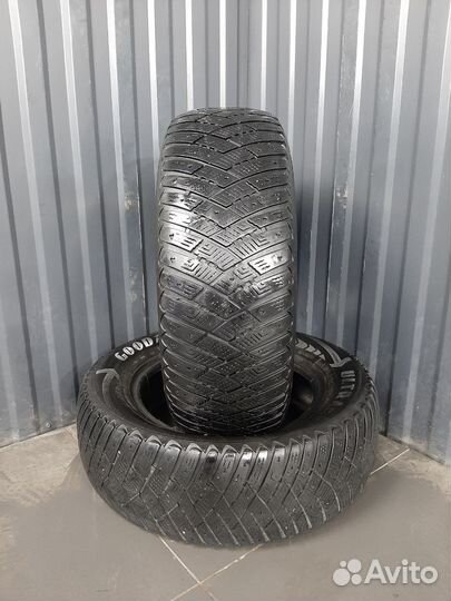 Goodyear Ultragrip Ice Arctic 215/65 R16 98T