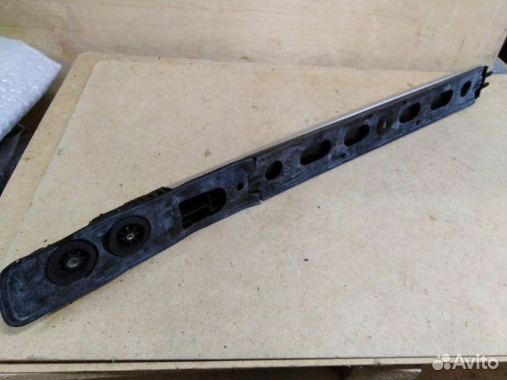 Рейлинг крыши кузова левый Renault Duster 2012