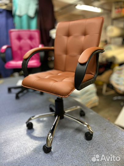 Офисное компьютерное кресло